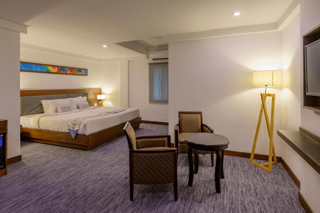 Hotel Zakaria International ダッカ エクステリア 写真
